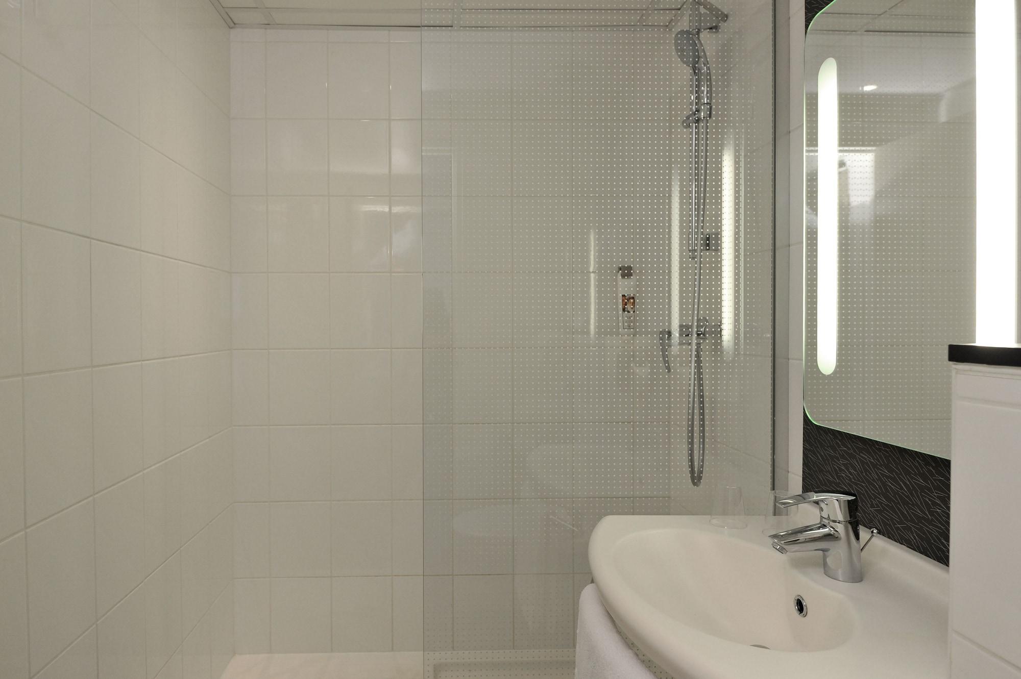 Ibis Paris Vaugirard Porte De Versailles Exterior photo