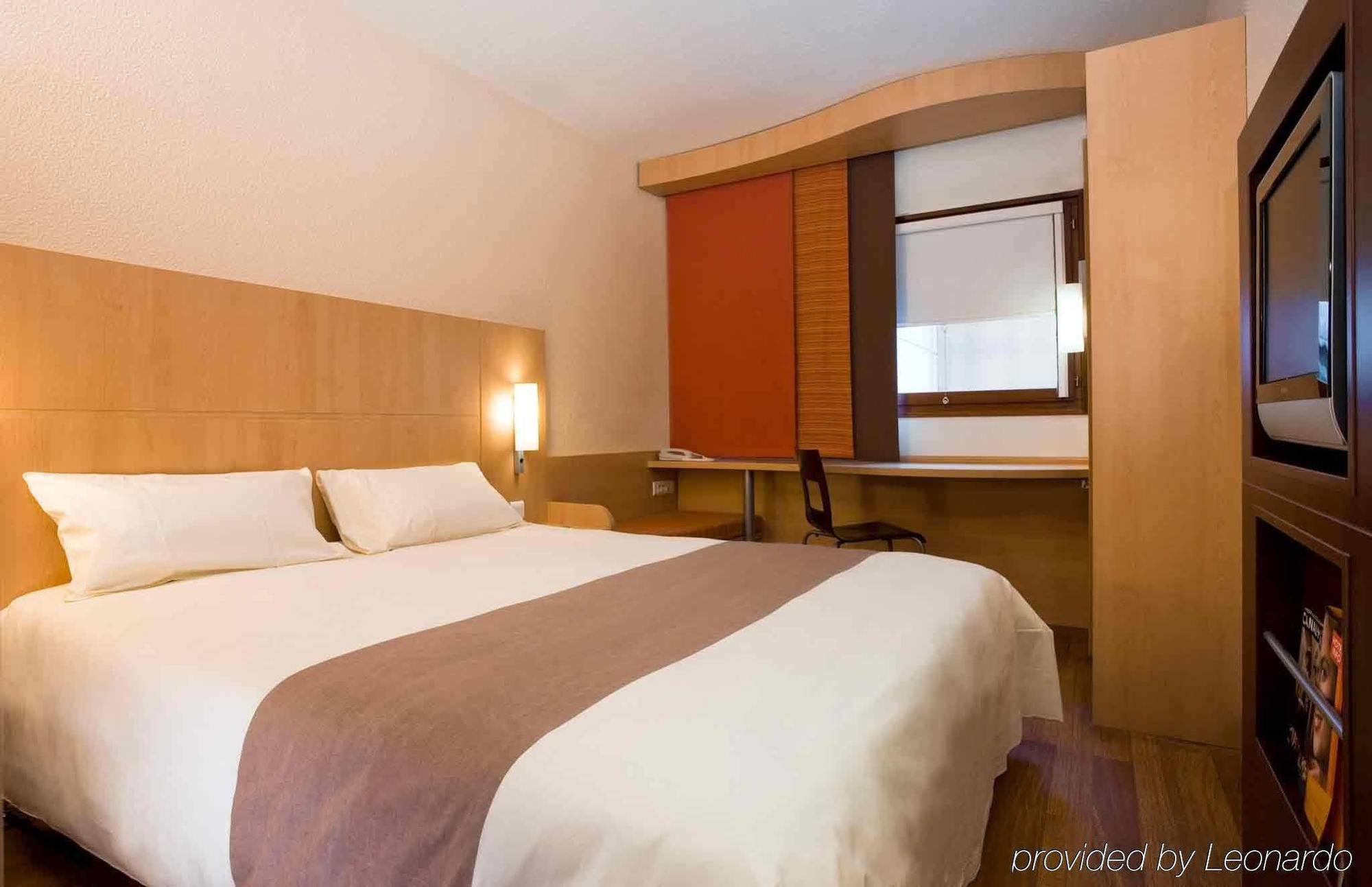 Ibis Paris Vaugirard Porte De Versailles Exterior photo